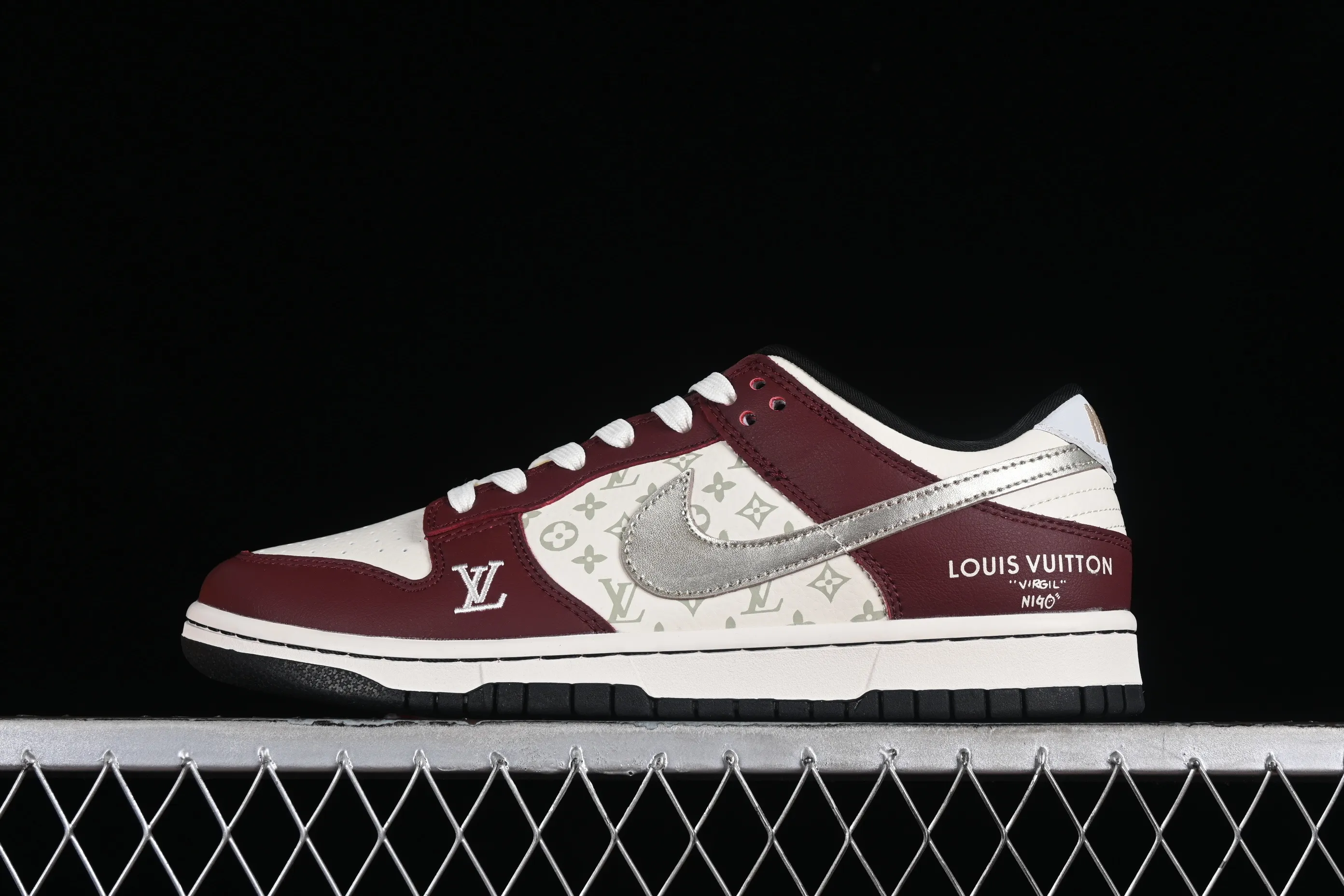 All Categories Nk SB Dunk Series Nk SB Dunk Low Low-top sneakers Louis Vuitton x Nk Dunk Low joint custom-burgundy silver hook SB low-top casual sneakers FC1688-188